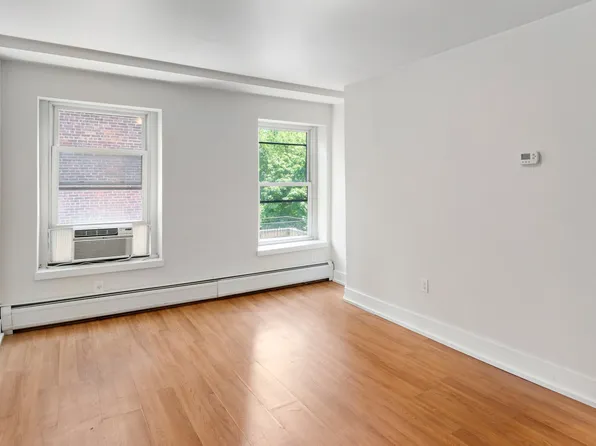 797 Lexington Avenue 4R image 1 of 9
