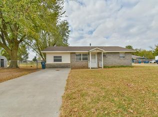 15 NW 6th St, Tuttle, OK 73089