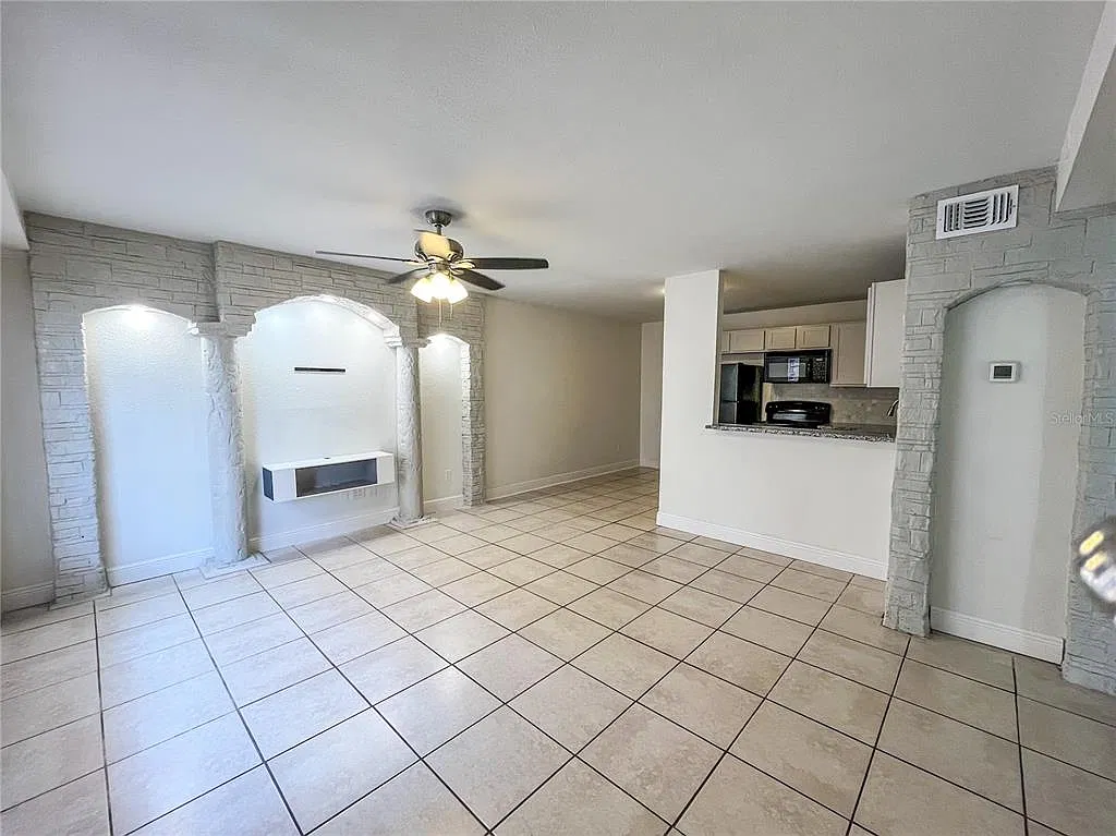 21026 Voyager Blvd — Photo 3