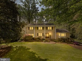9319 Tovito Dr, Fairfax, VA 22031