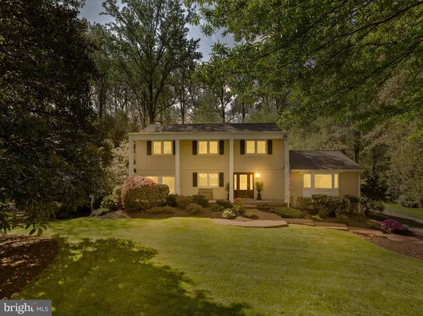 9319 Tovito Dr, Fairfax, VA 22031