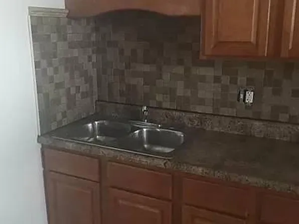 8142 S Saginaw Ave #3, Chicago, IL 60617