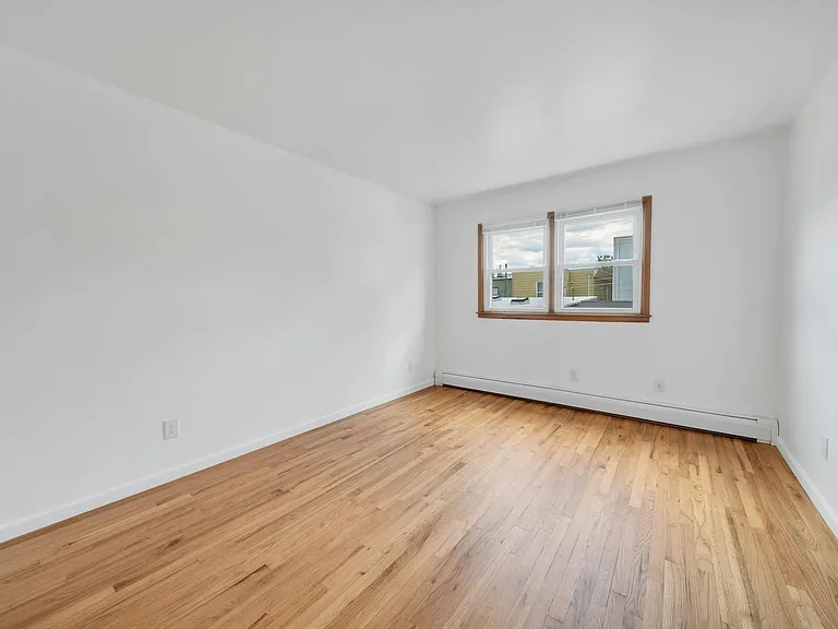 122 Graham St #3 — Photo 6