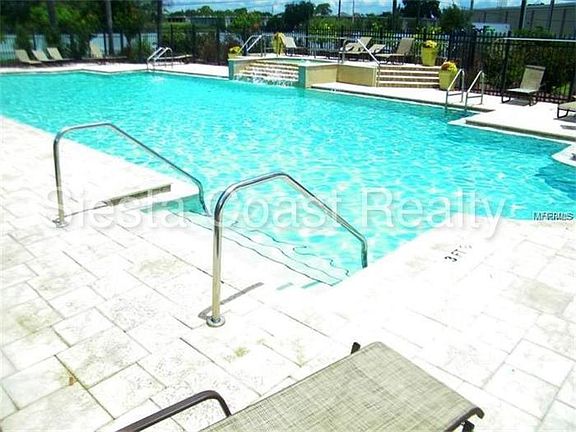 3rd image of 545 52nd Ave N