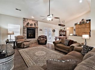 9850 N Spring Valley Rd, Gravette, AR 72736