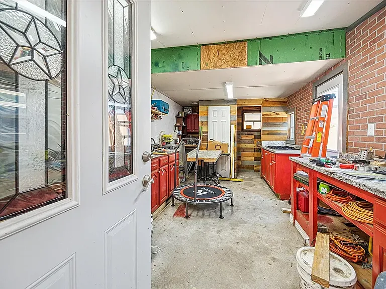 7506 Dearborn St — Photo 24