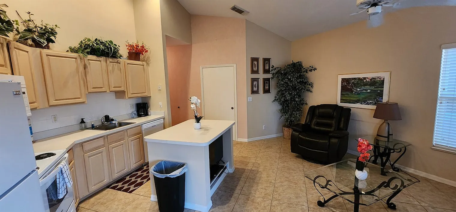2 bed, 2.0 bath, $4,682 — Photo 1