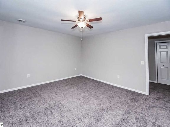 3rd image of 816 Plantation Dr