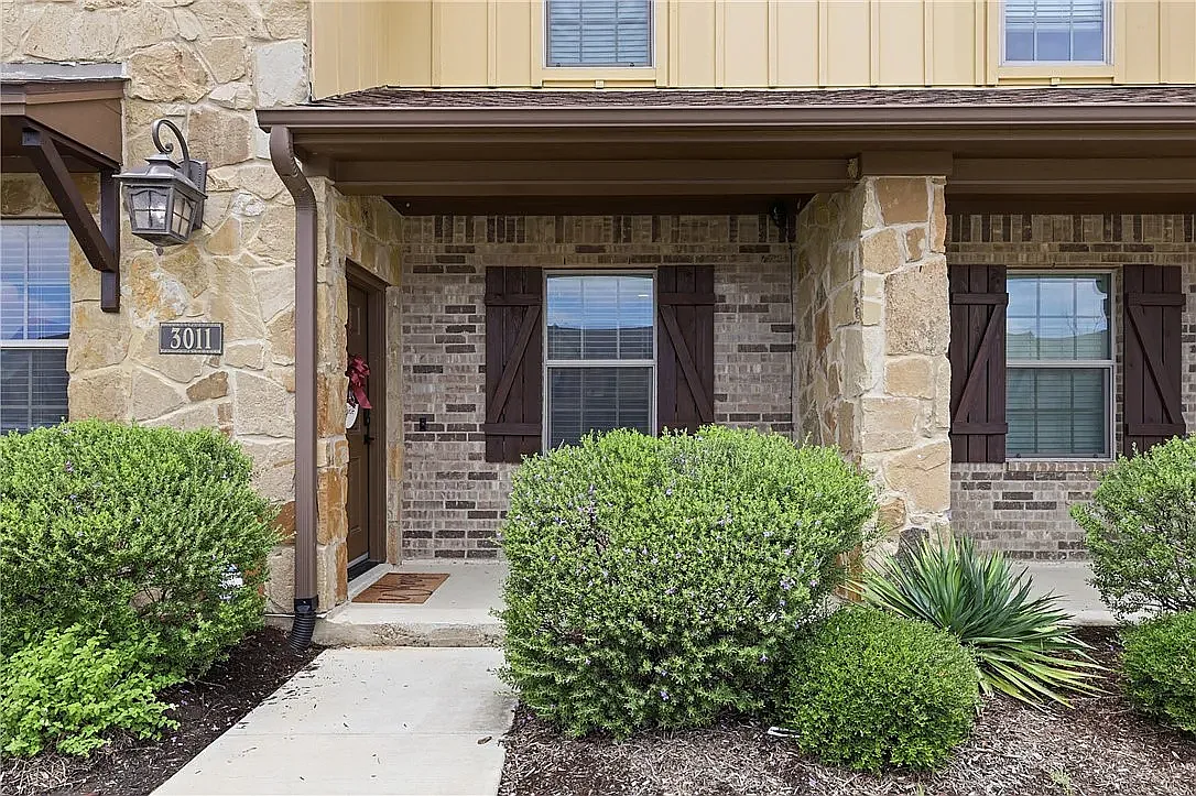 4 bed, 1853 sqft, $720 — Photo 3