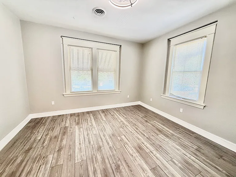 1736 Memorial Ave SW #B — Photo 7