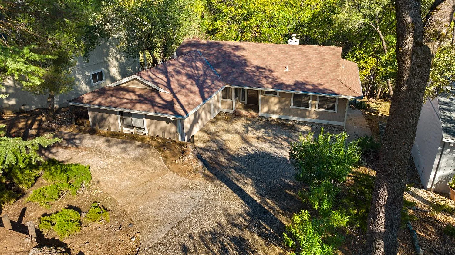 18252 Hummingbird Dr photo 1