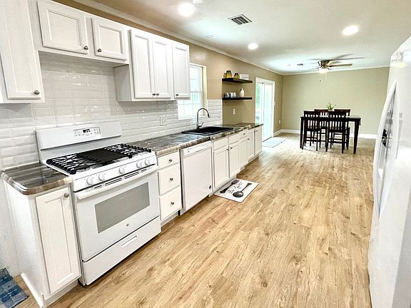 4th image of 567 SW Tularosa Ln