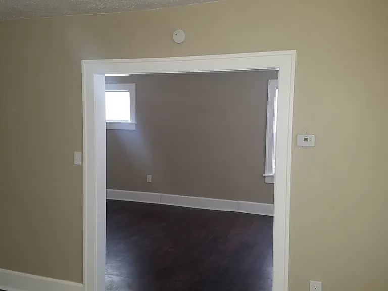 922 11th St NE — Photo 7