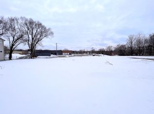 1046 Mackubin St, Saint Paul, MN 55117