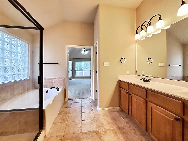2506 Mancuso Bnd — Photo 21