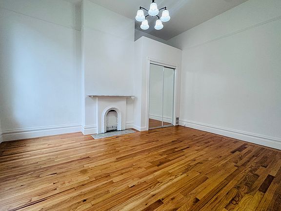 5th image of 2731 Franklin St
