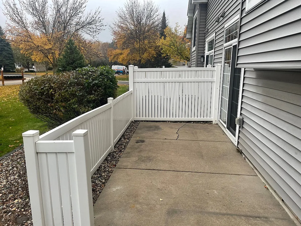 2 bed, 1.5 bath, 1390 sqft, $2,095 — Photo 3