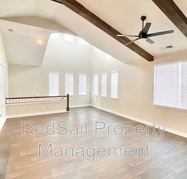 1011 Celia Ct — Photo 5