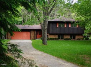 4645 Maple Island Rd, Ravenna, MI 49451