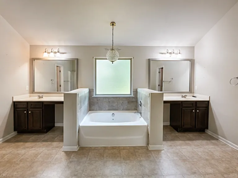 3523 Woodshade Dr — Photo 9