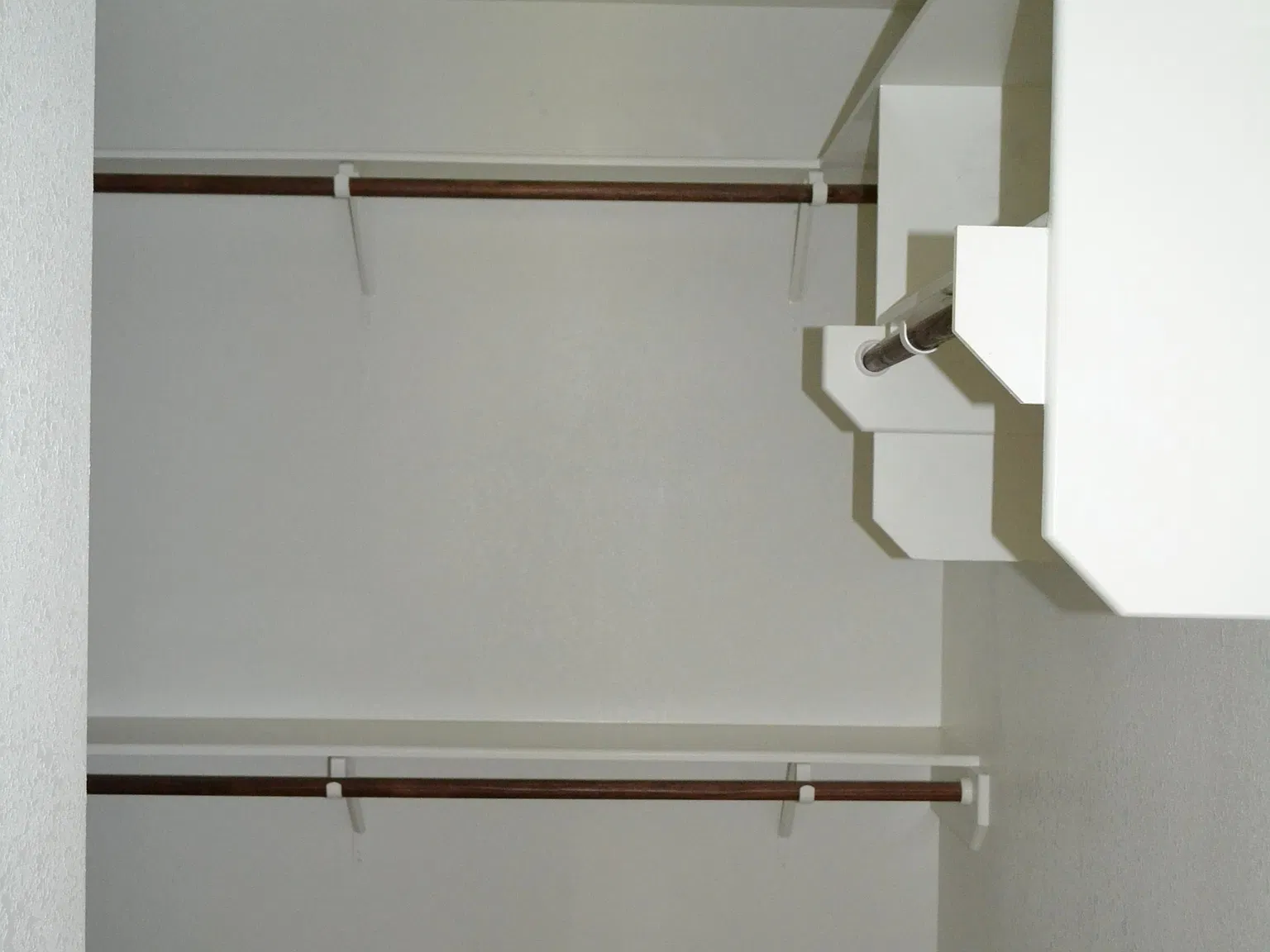 1032 Crested Point — Photo 2