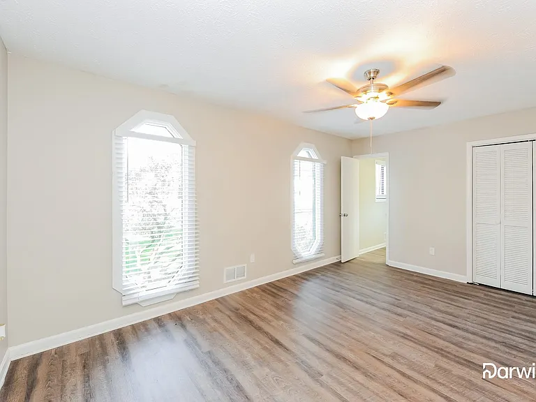 275 Sabrina Ct — Photo 9