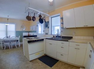 40 Zeandale Rd, Manhattan, KS 66502