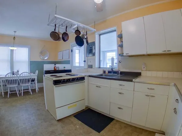 40 Zeandale Rd, Manhattan, KS 66502