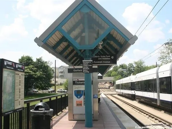 289 Arlington Avenue image 12 of 13