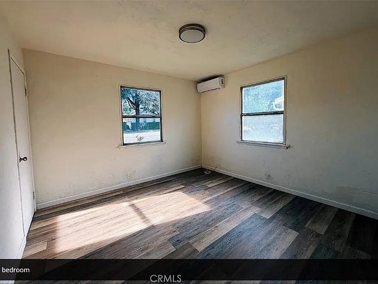 1554 3rd St — Photo 10