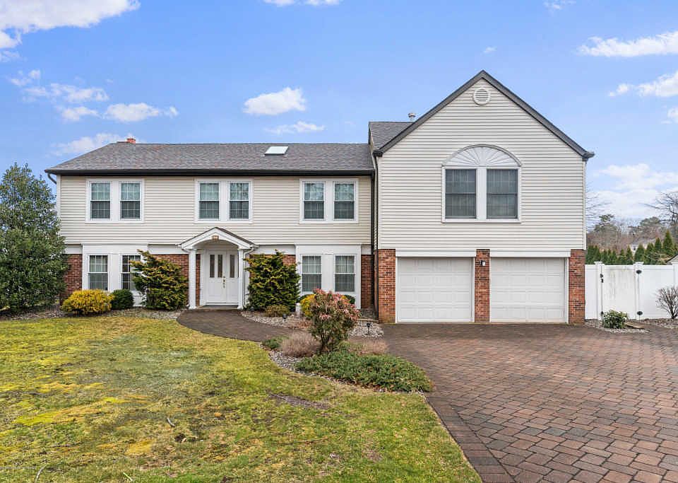 1st image of 371 Kildare Dr