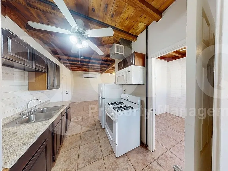 3566 E Kleindale Rd #D — Photo 7