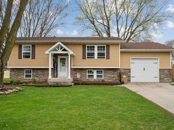 618 2nd St NW, Dyersville, IA 52040