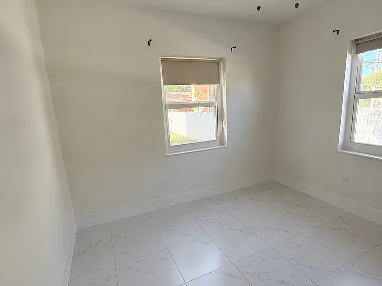 NW 55th St — Photo 10