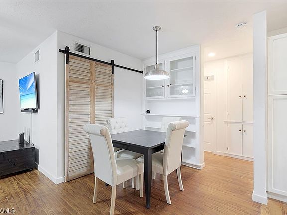 5th image of 2156 Stella St