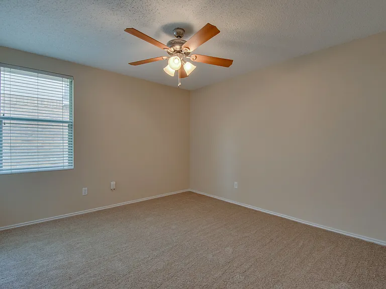 3833 Foxhound Ln — Photo 10