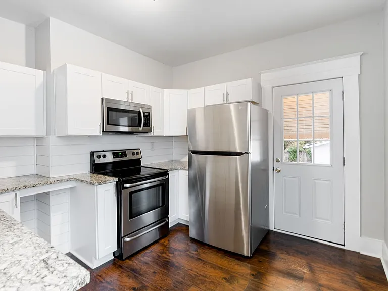 1309 Lydia St — Photo 15