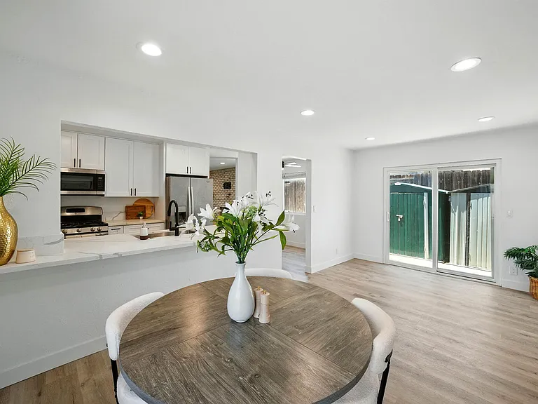 1472 Loma Ln — Photo 13