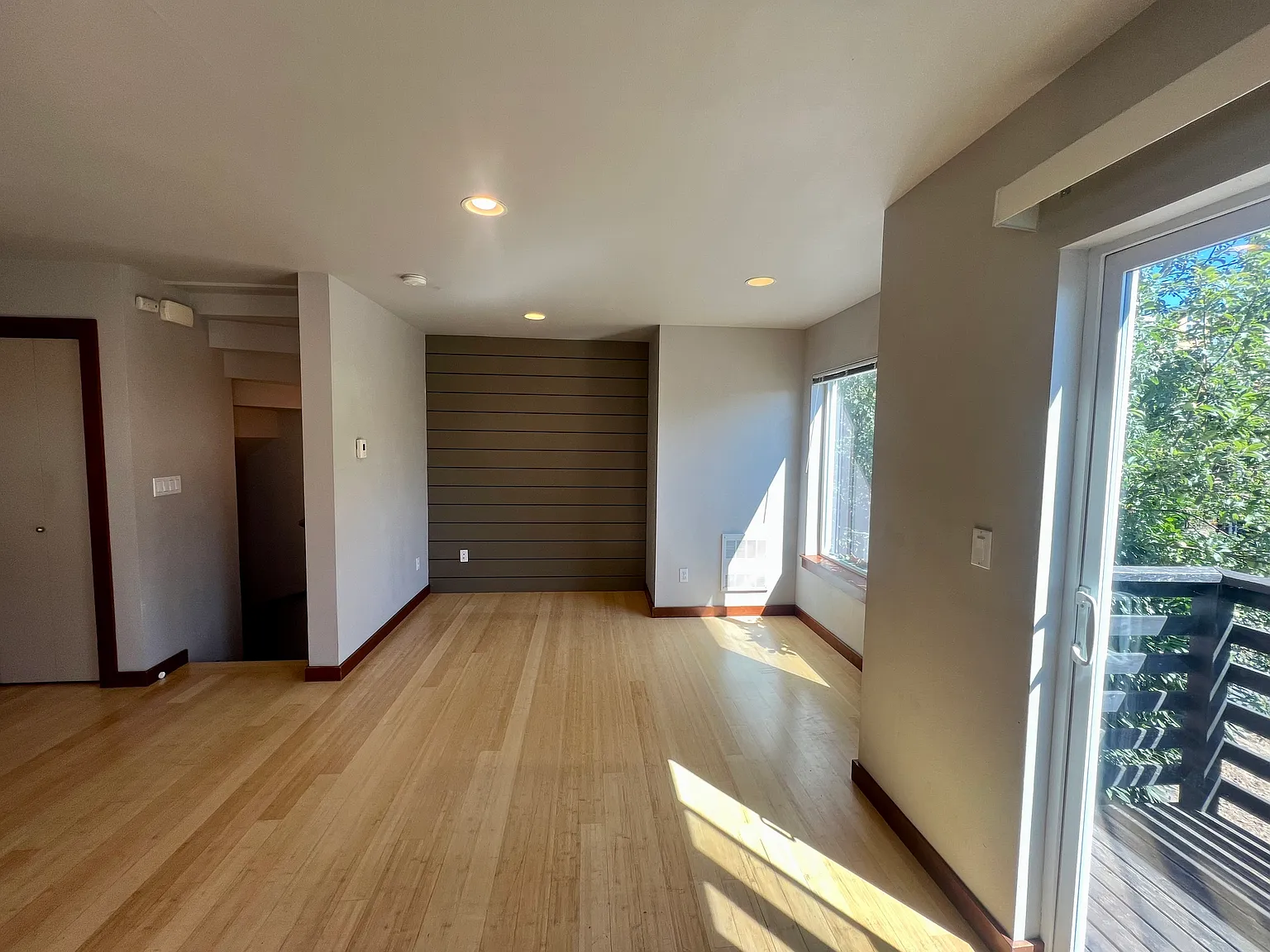 3 bed, 2.5 bath, 1260 sqft, $3,150 — Photo 2