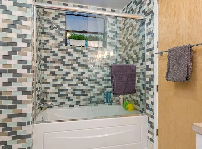 395 E 4th St #21 — Photo 17