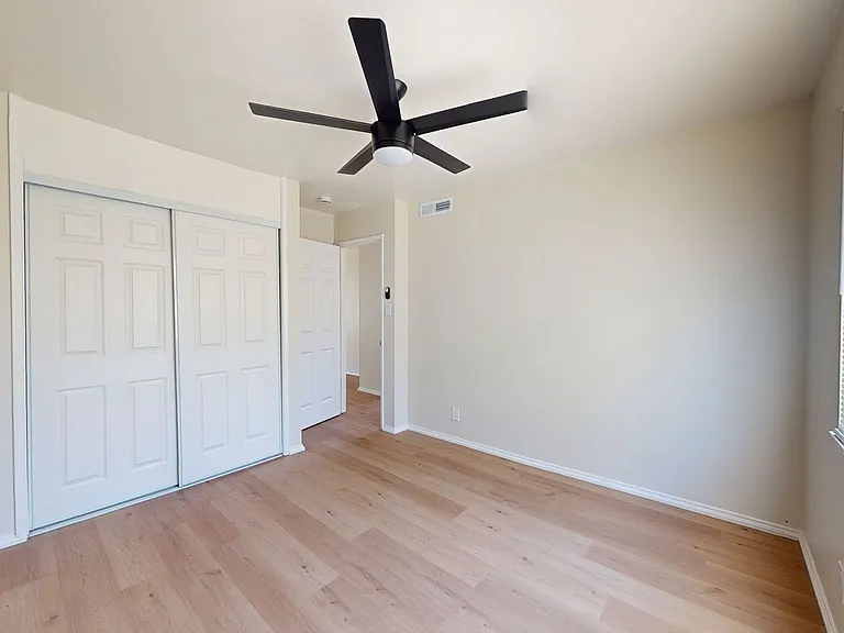 3040 Lynde St — Photo 16