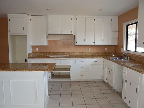 4th image of 739 W Adams Park Dr