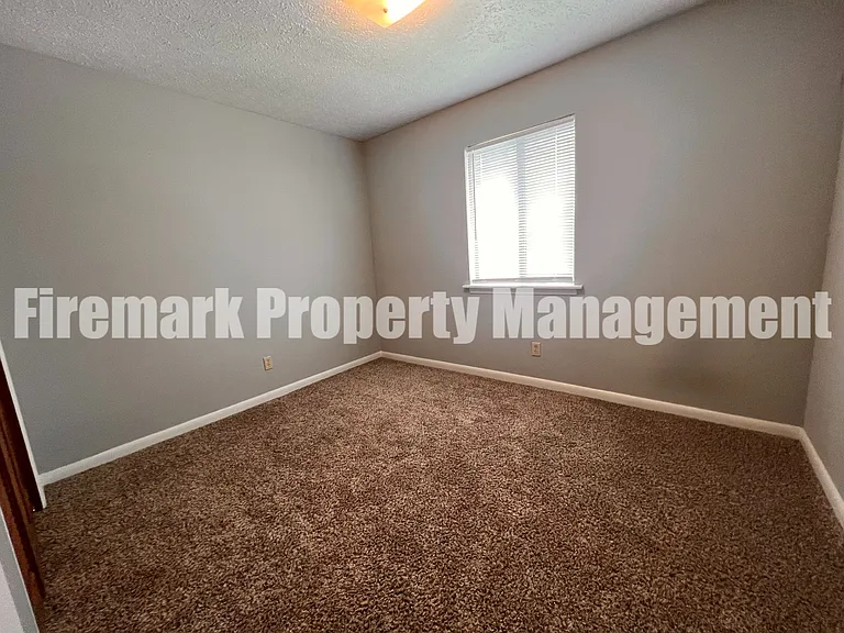 Pecan Manor Apartments — Photo 9