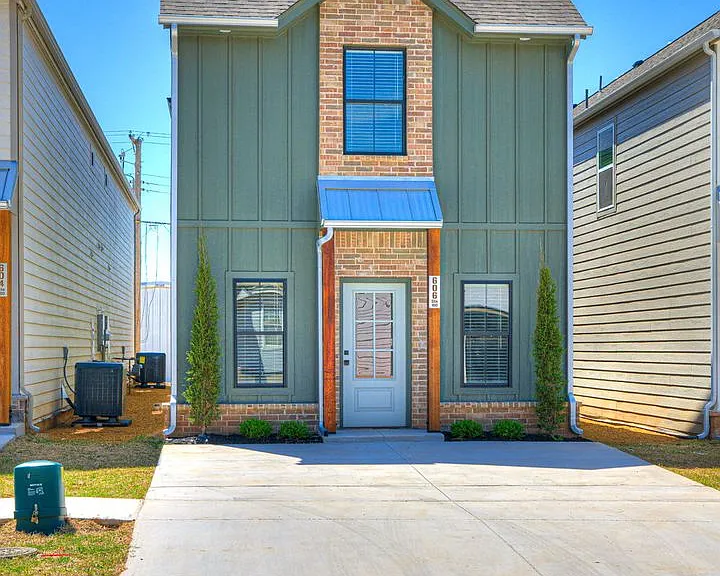 616 W 2nd St #100 — Photo 7