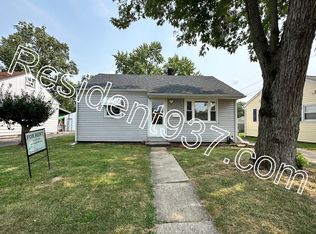 142 W Circle Dr, Dayton, OH 45449