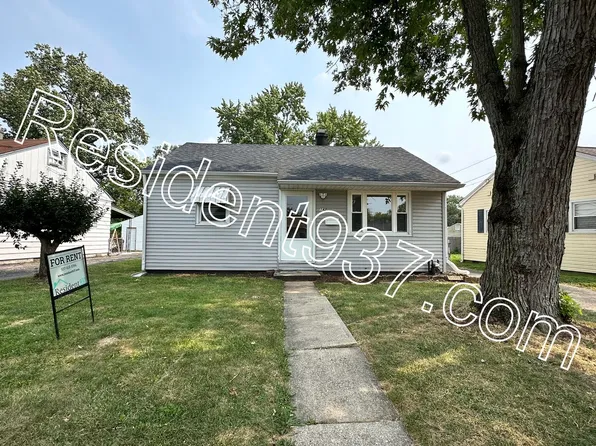 142 W Circle Dr, Dayton, OH 45449