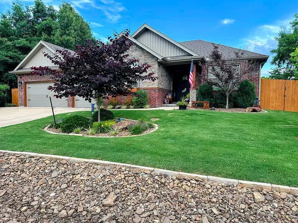 50 Dunipace Dr, Bella Vista, AR 72715