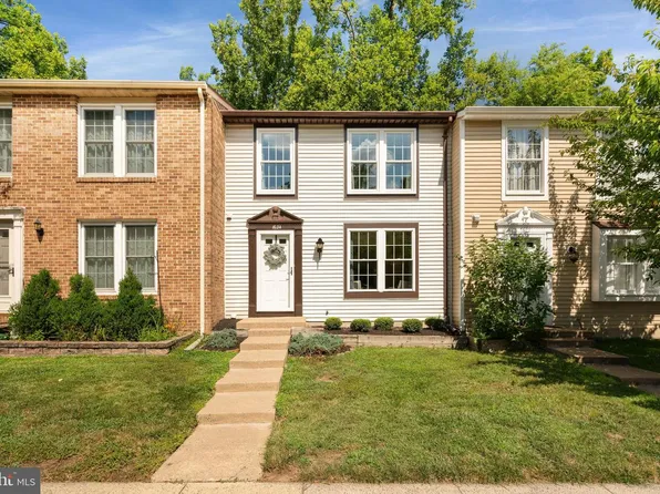 1624 Sierra Woods Dr, Reston, VA 20194