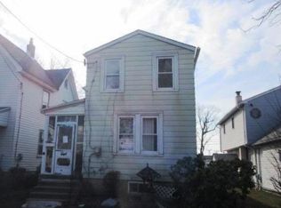 32 Walnut St, Morton, PA 19070
