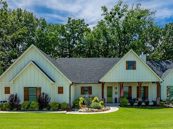 2nd image of 101 Temple Dr